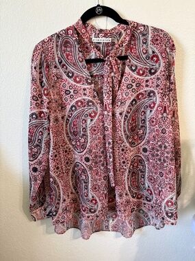 NWOT Alice + Olivia Anabel Slim Tie Front Sheer Red & Black Paisley Blouse